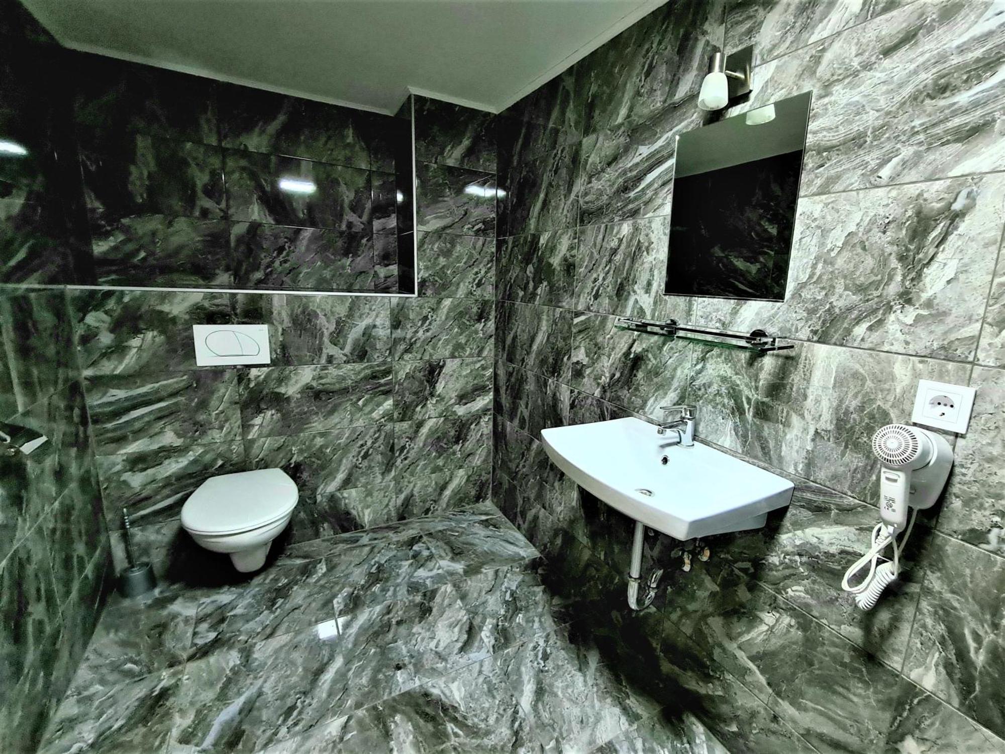 Anita Apartman Шопрон Екстериор снимка